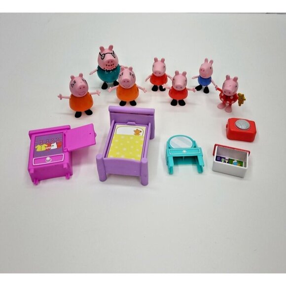 Peppa Pig 7 Figures Bedroom Set Bed Dresser Radio Wardrobe - Picture 1 of 4